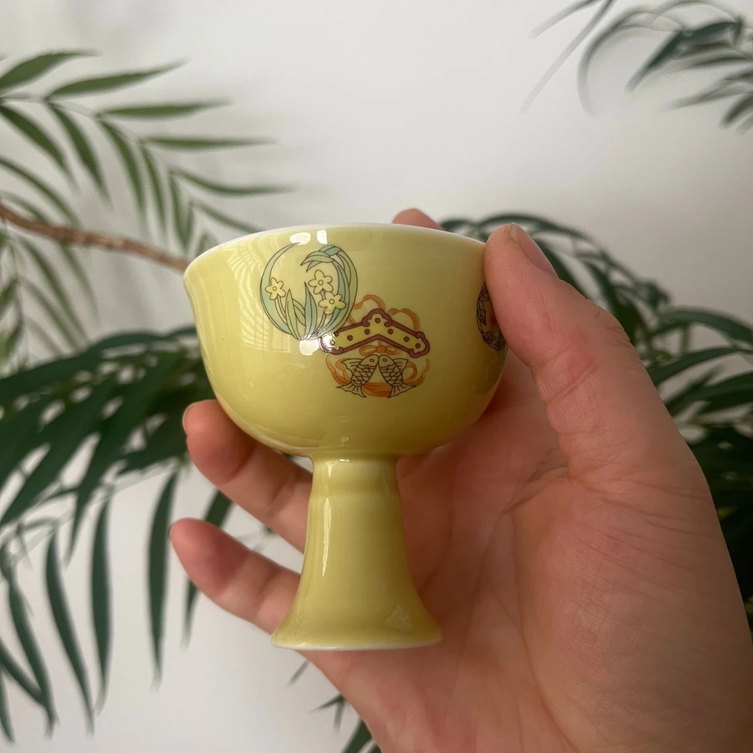 鹅黄釉高足杯--福利品