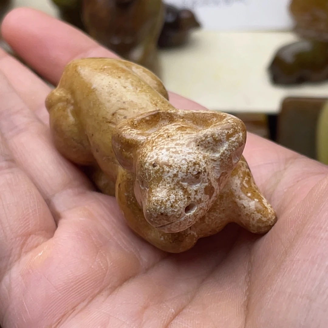 未镶嵌蛇纹石玉颈饰