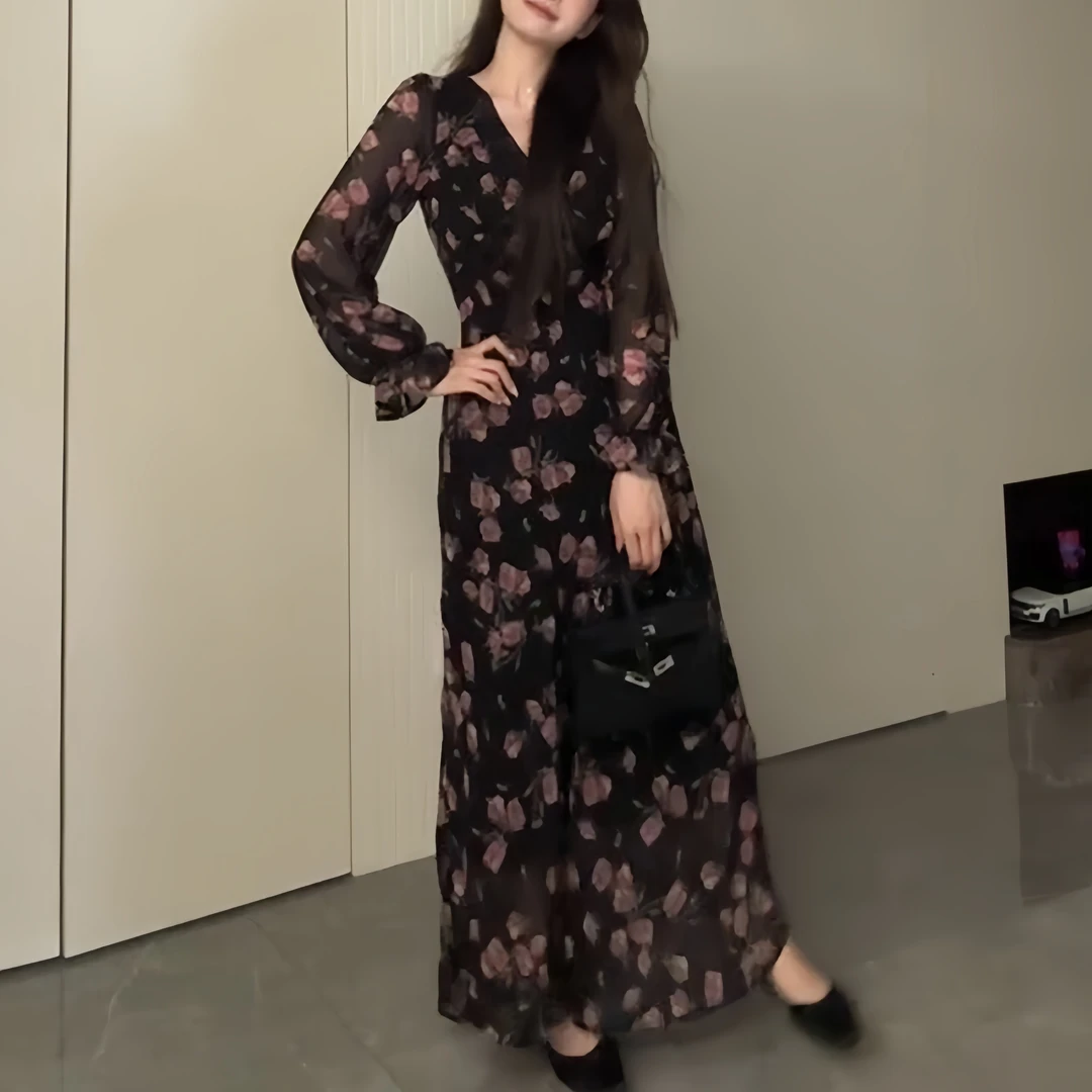 2025大码秋款超显瘦碎花V领长裙胖mm时尚气质收腰温婉风连衣裙女