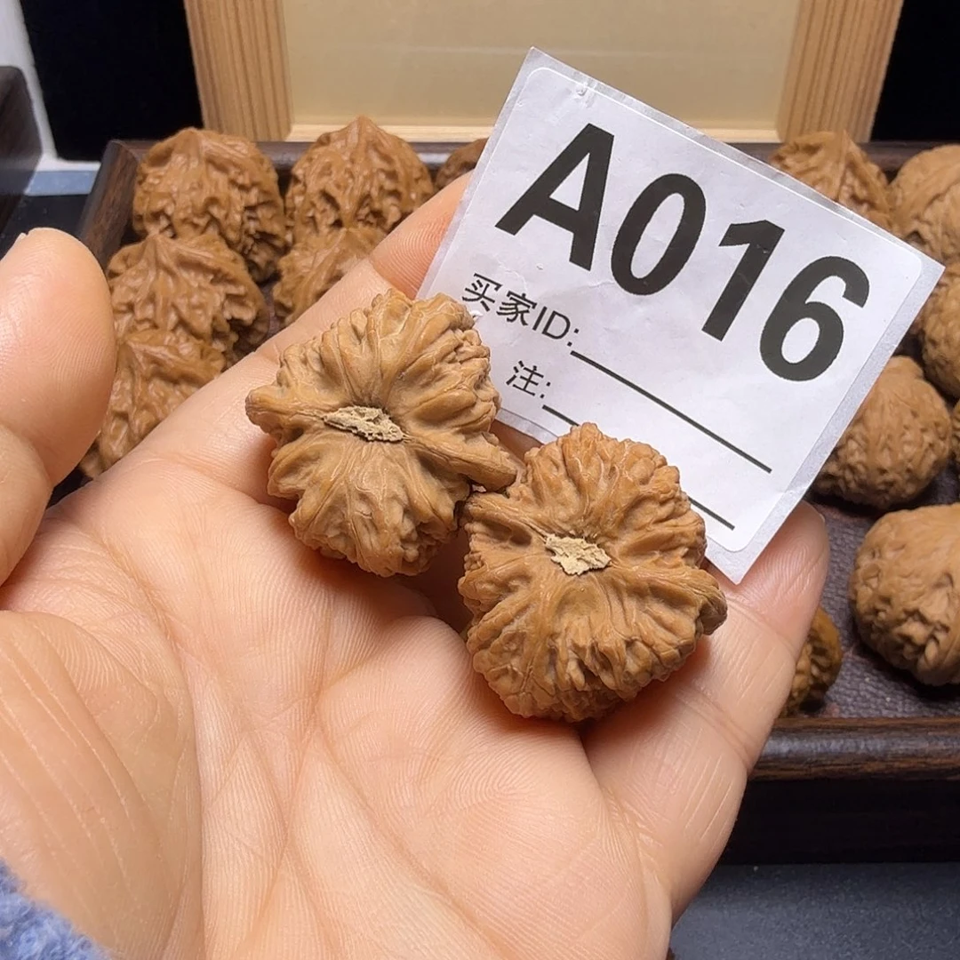 文玩核桃把件32尺密纹A106