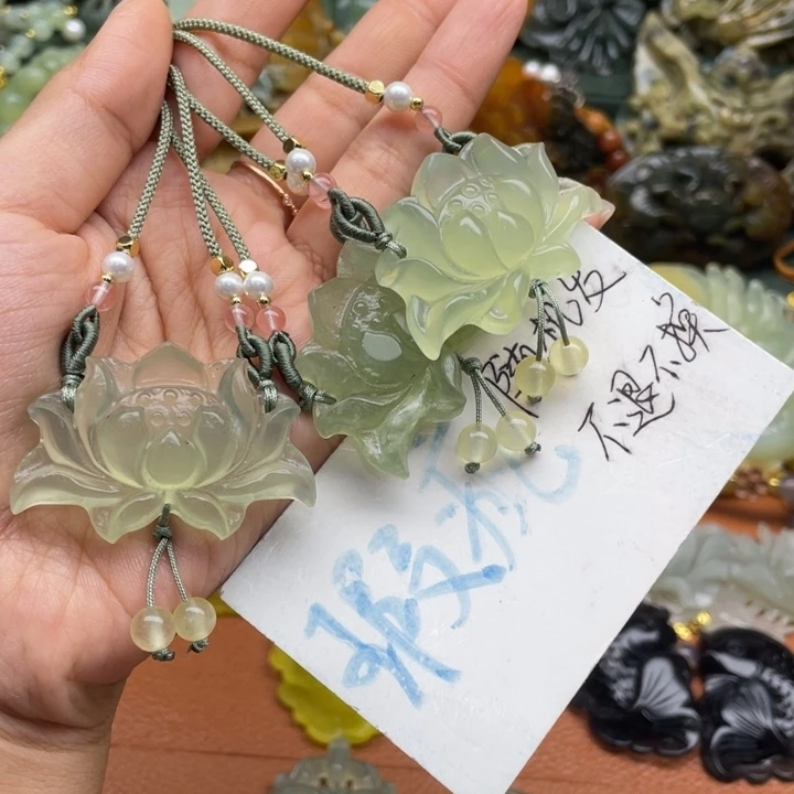 蛇纹石玉合金吊坠