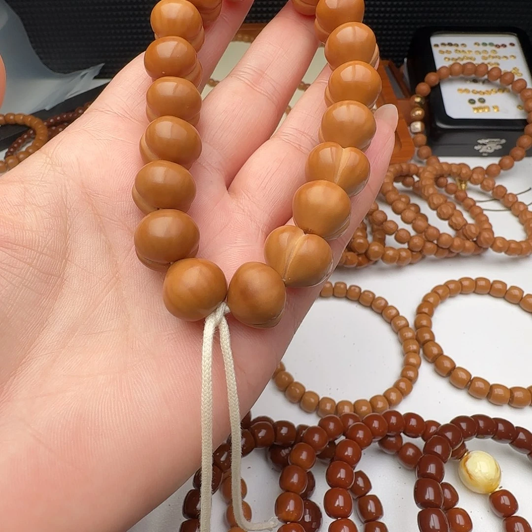 猴头核桃吊坠屁桃