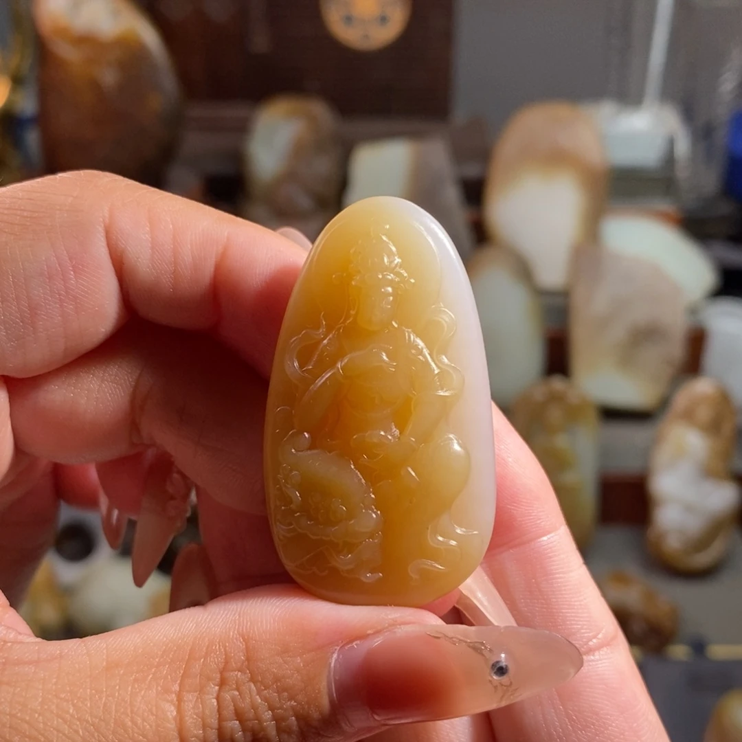 和田玉（糖玉）未镶嵌颈饰文殊菩萨