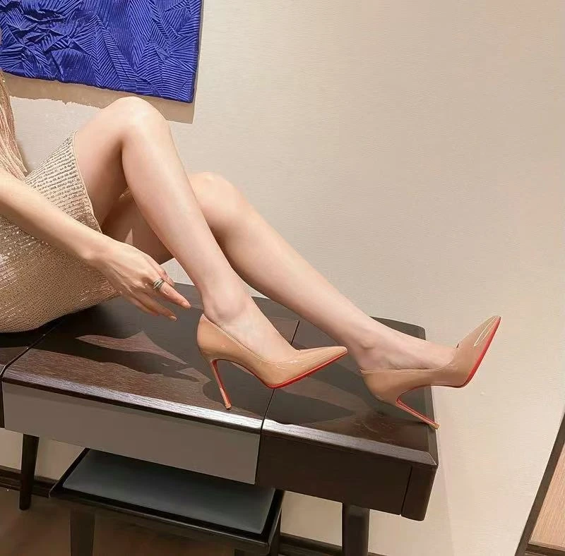 镜面新冬款漆皮黑色细跟尖头裸色性感跟鞋女性感御姐女神尖头单鞋