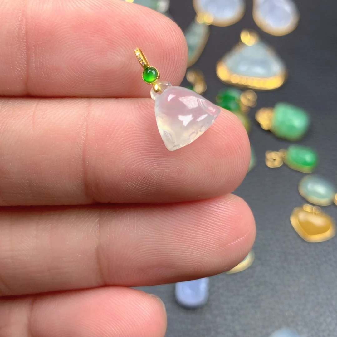 【闪购商品】颈饰18K金镶嵌翡翠花*翡翠