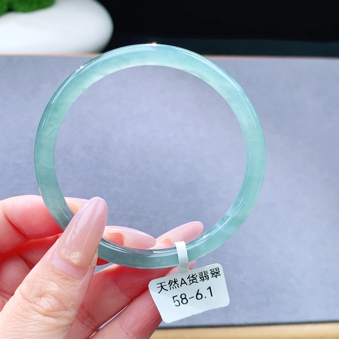 未镶嵌手镯（圆镯）翡翠