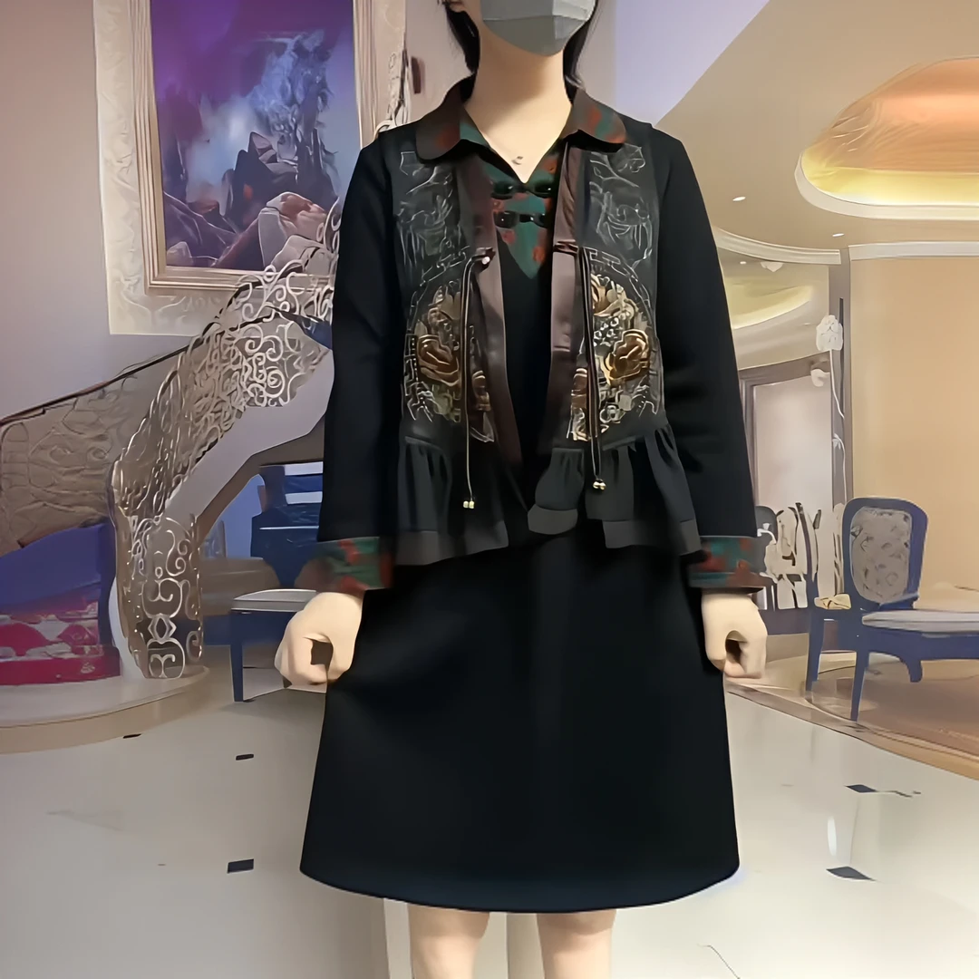 春季百搭时尚气质宽松大码洋气休闲复古国风盘扣马甲翻领连衣裙