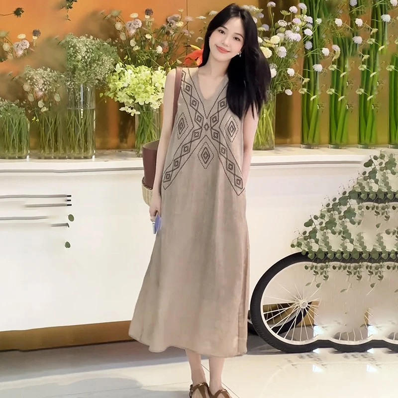 刺绣无袖背心连衣裙女夏新款今年流行爆款初夏穿搭漂亮小裙子