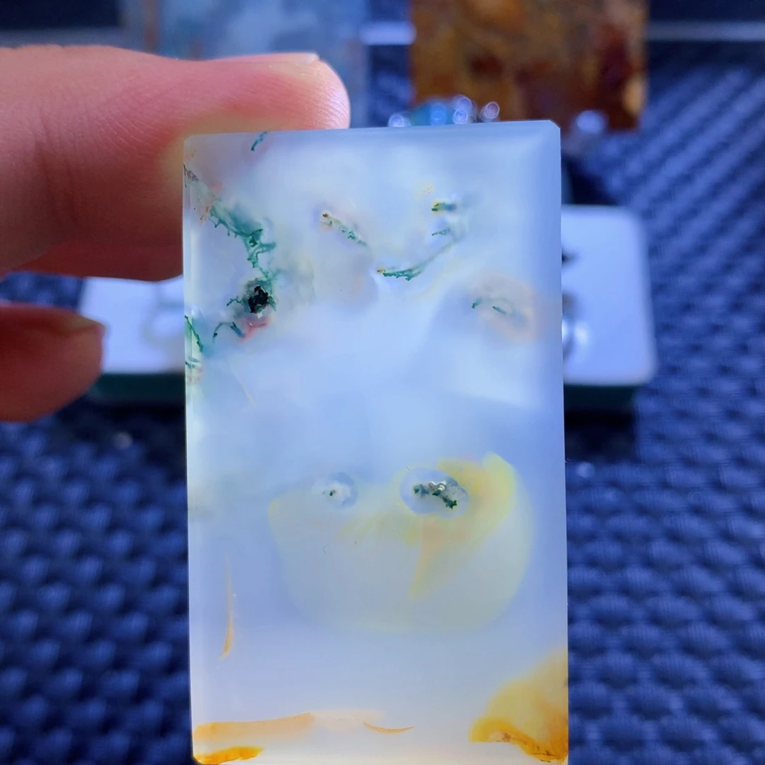 未镶嵌颈饰玛瑙/玉髓农*