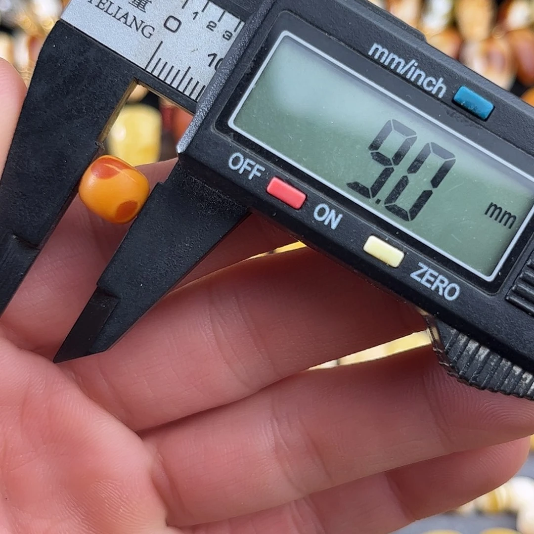 蜜蜡未镶嵌珠宝奇石