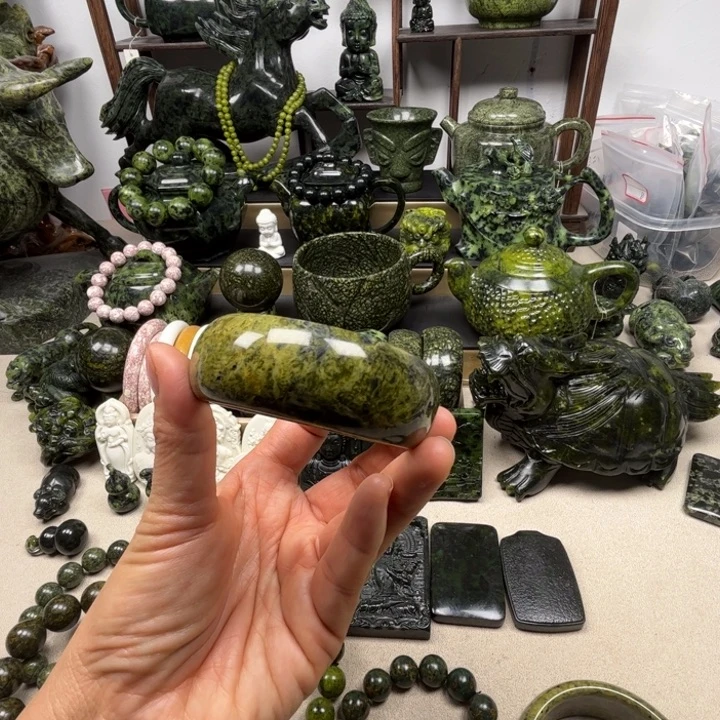 蛇纹石玉未镶嵌手镯微瑕金蛇纹手镯