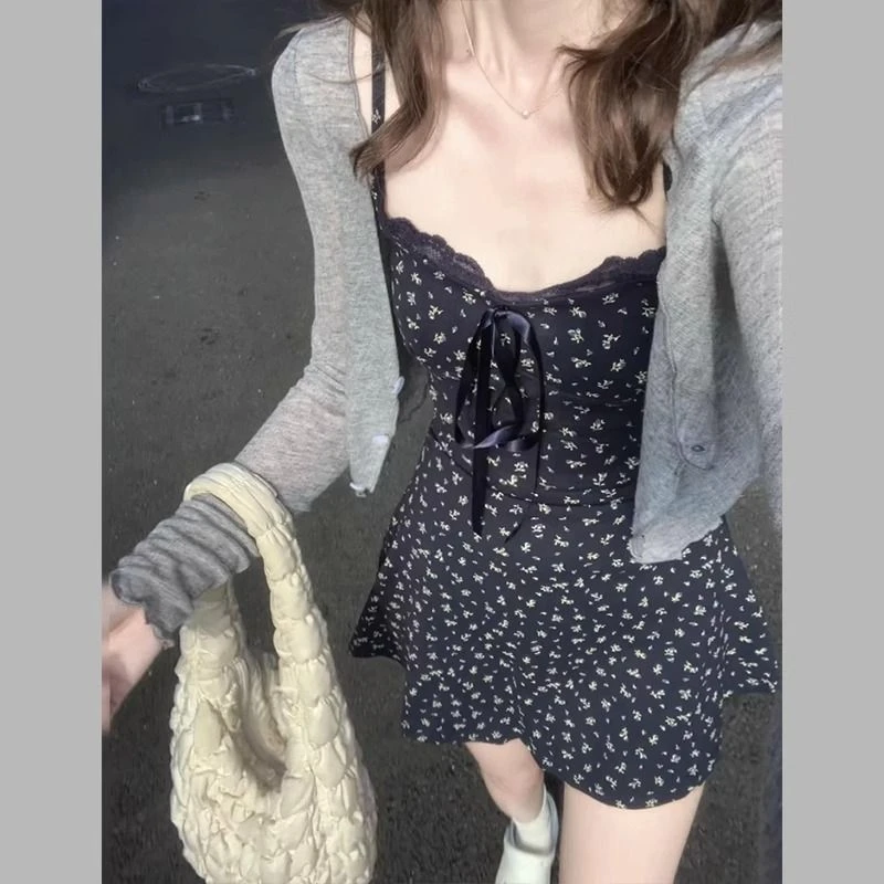 法式蓝色碎花吊带连衣裙女秋季新款高级感小个子甜辣妹短裙子套装