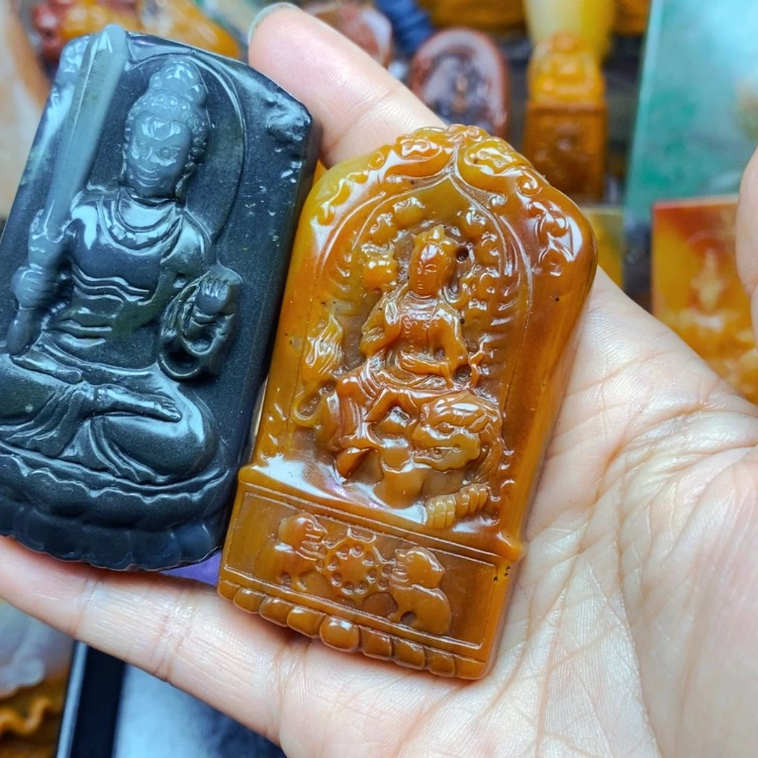 石英质玉（黄龙玉）未镶嵌颈饰
