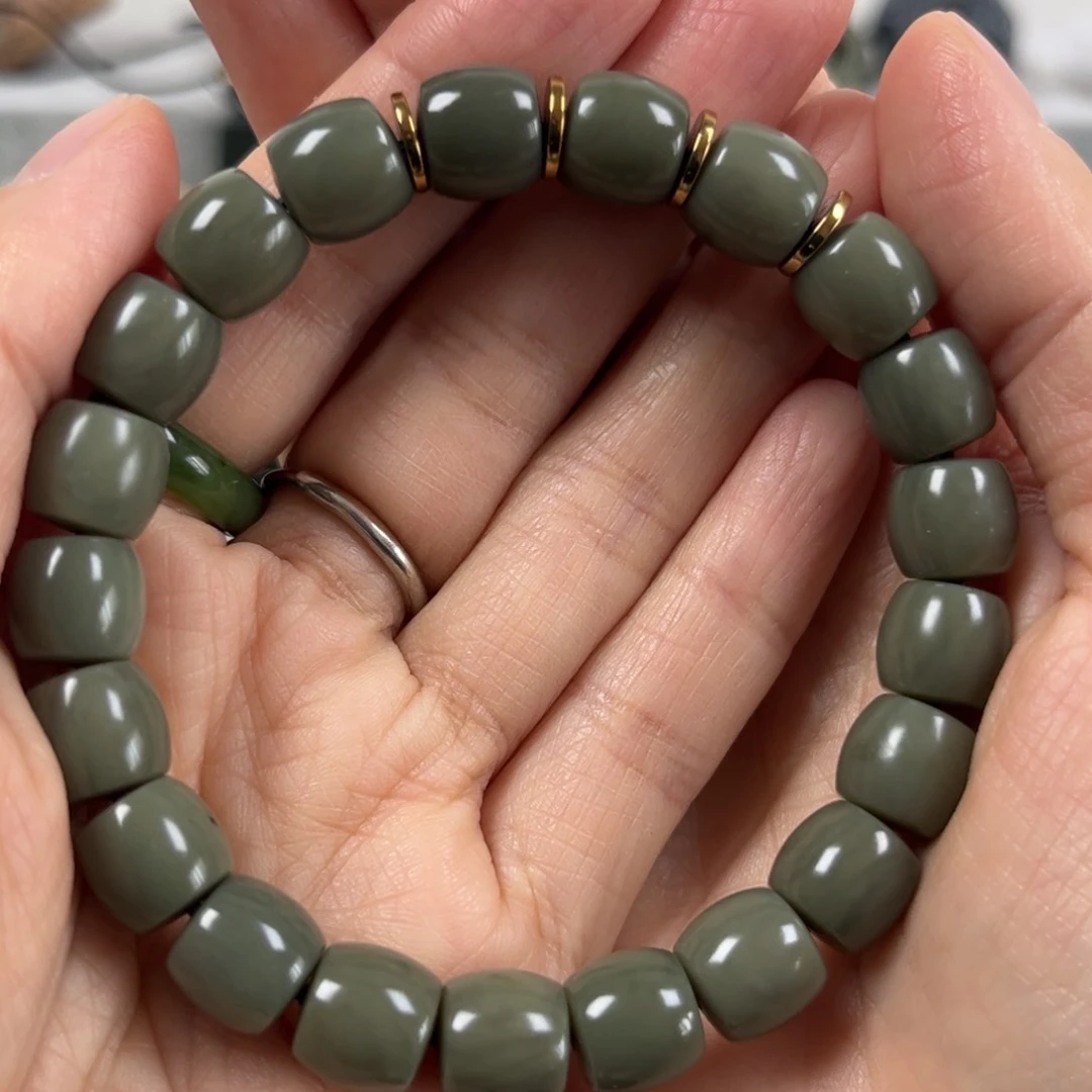 和田玉手链未镶嵌卡10直切