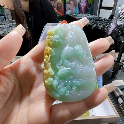 颈饰未镶嵌翡翠一个
