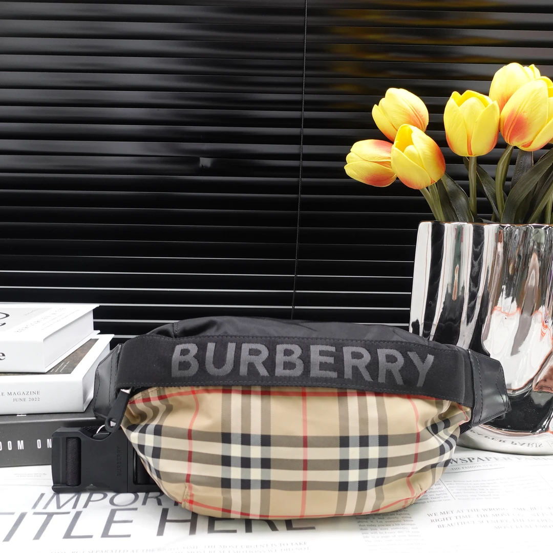 95新 BURBERRY/博柏利 胸包/T10278441