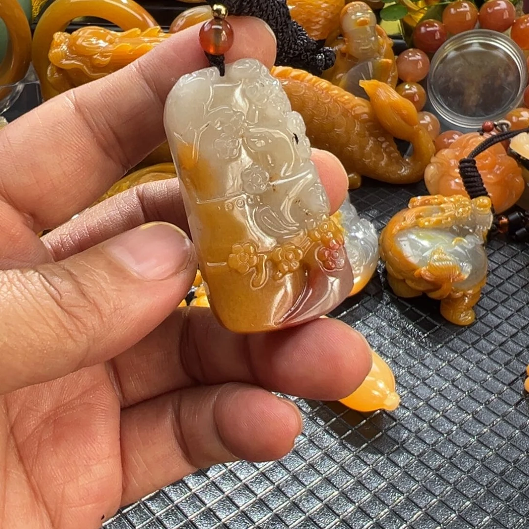 石英质玉未镶嵌颈饰