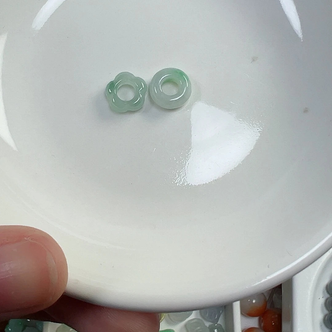 翡翠散珠Y*花花一个，圈圈一个