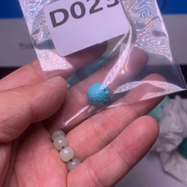 持***方南红玛瑙未镶嵌珠宝奇石