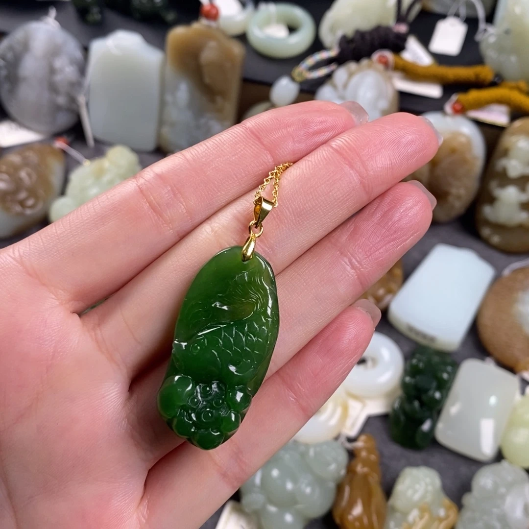 秋***爽和田玉未镶嵌颈饰