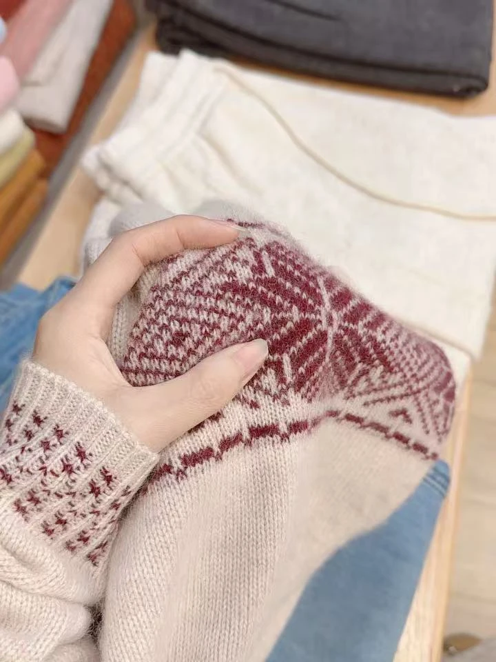 七言家 "冰岛雪花" 米杏提花套头毛衣1