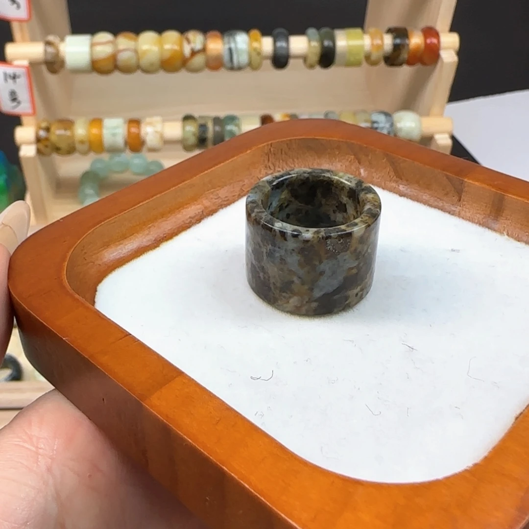 蛇纹石玉岫玉戒指默认微瑕内径17.8合金唯**蚀
