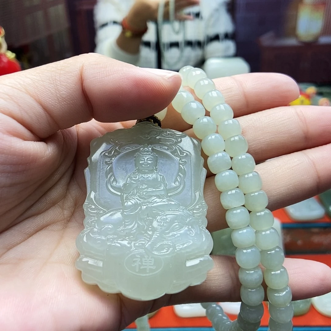 颈饰未镶嵌和田玉鲸****海