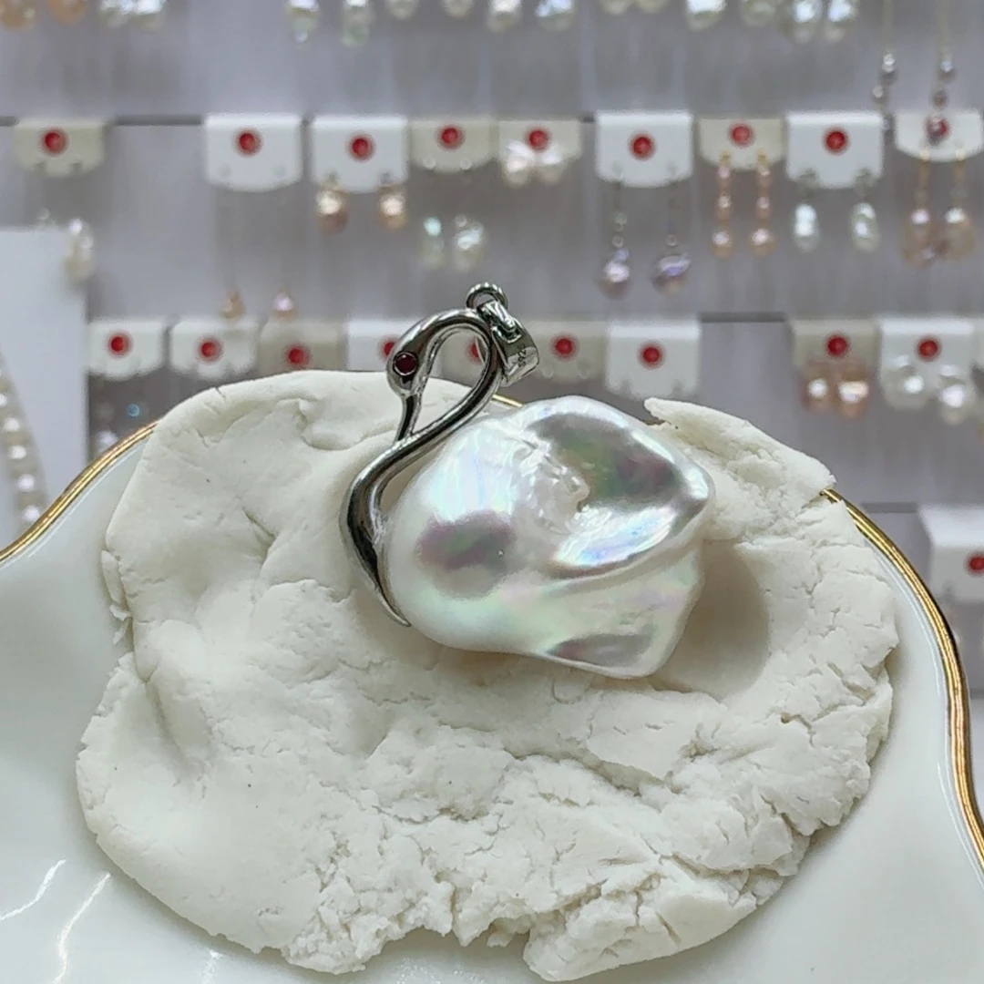 淡水珍珠足银镶嵌颈饰