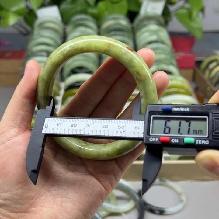蛇纹石玉未镶嵌手镯28