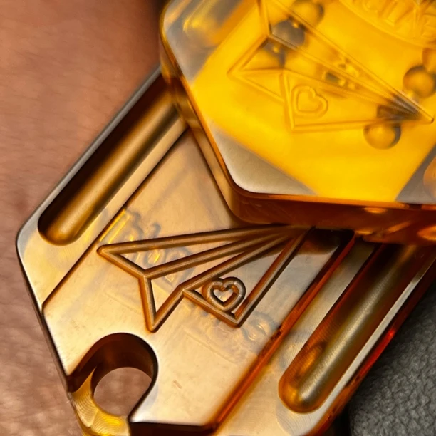 轰炸机专用链接殴派edc解压玩具推牌减压黑科技神器手把指尖陀螺