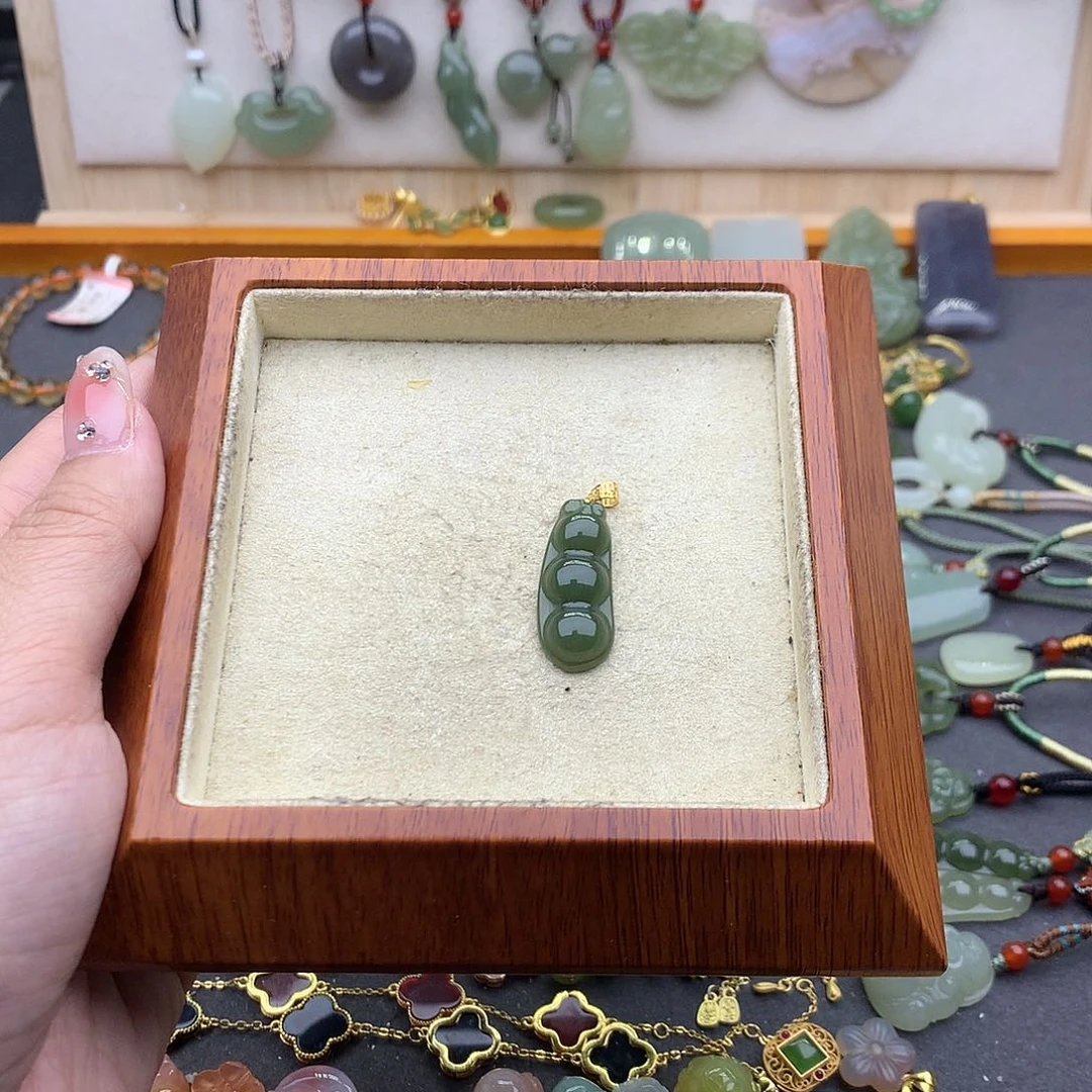 和田玉吊坠(不含链)18K金镶嵌