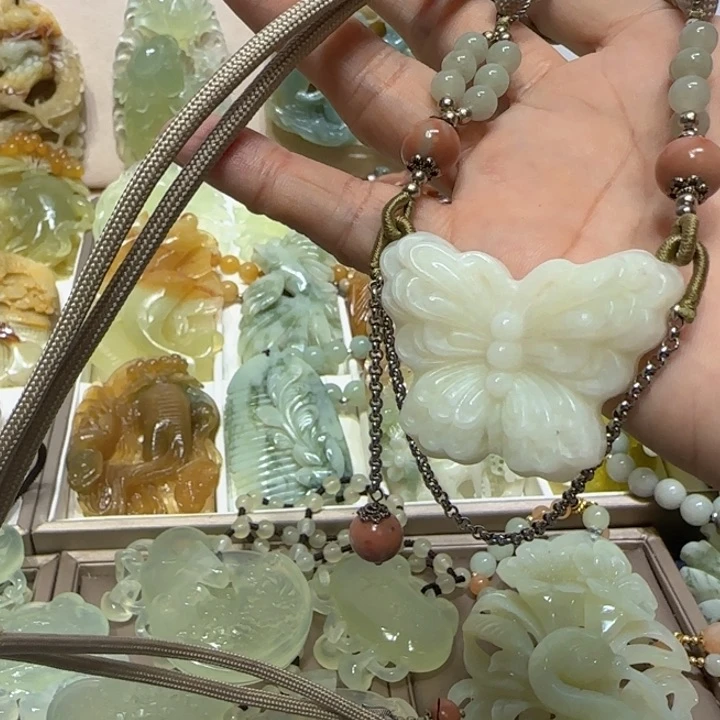 蛇纹石玉吊坠未镶嵌越****顺