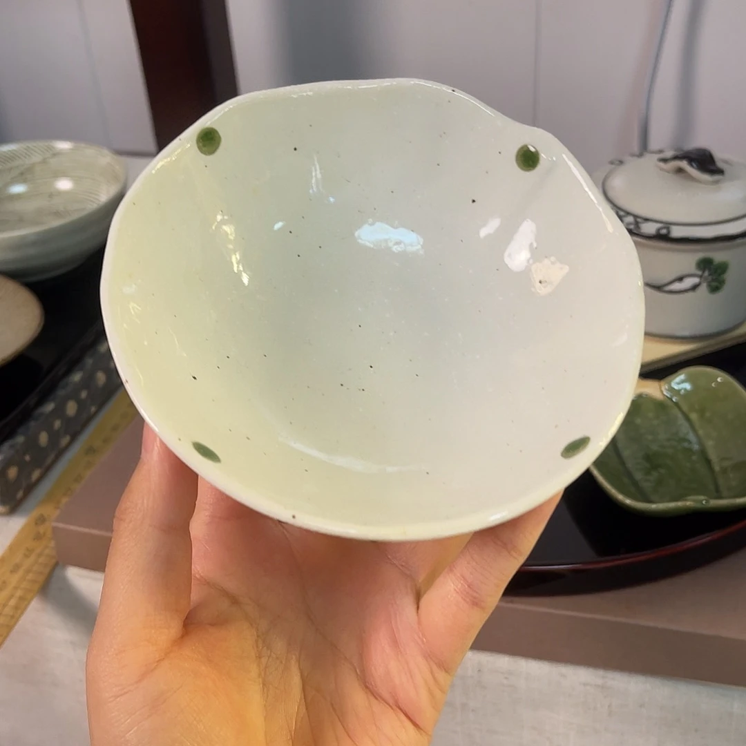 瓷片异形绿波点钵子11