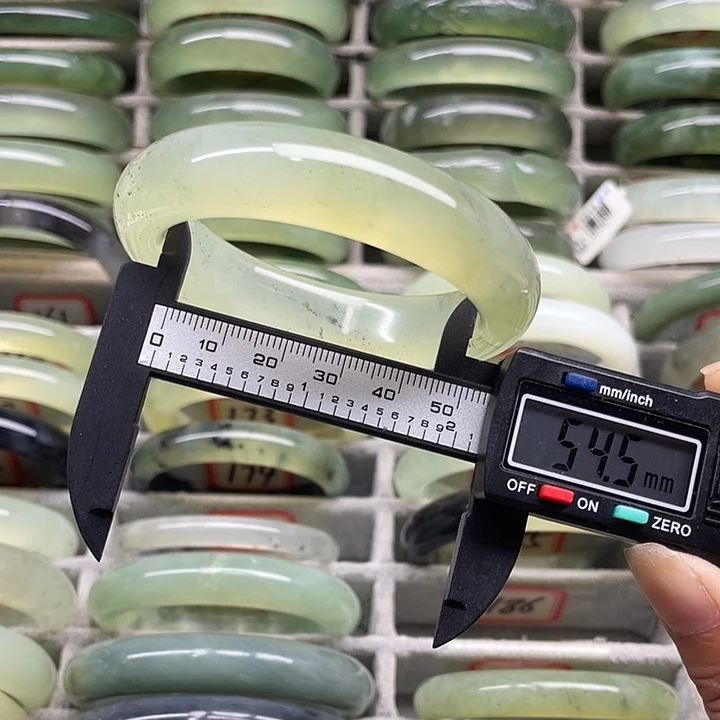 未镶嵌蛇纹石玉手镯186