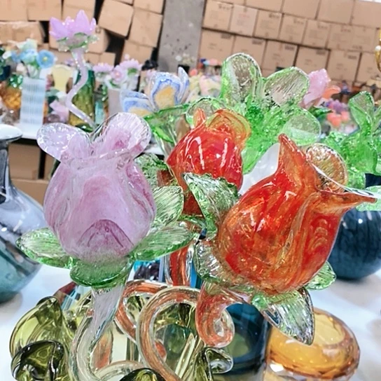 琉璃花瓶高45厘米宽9厘米