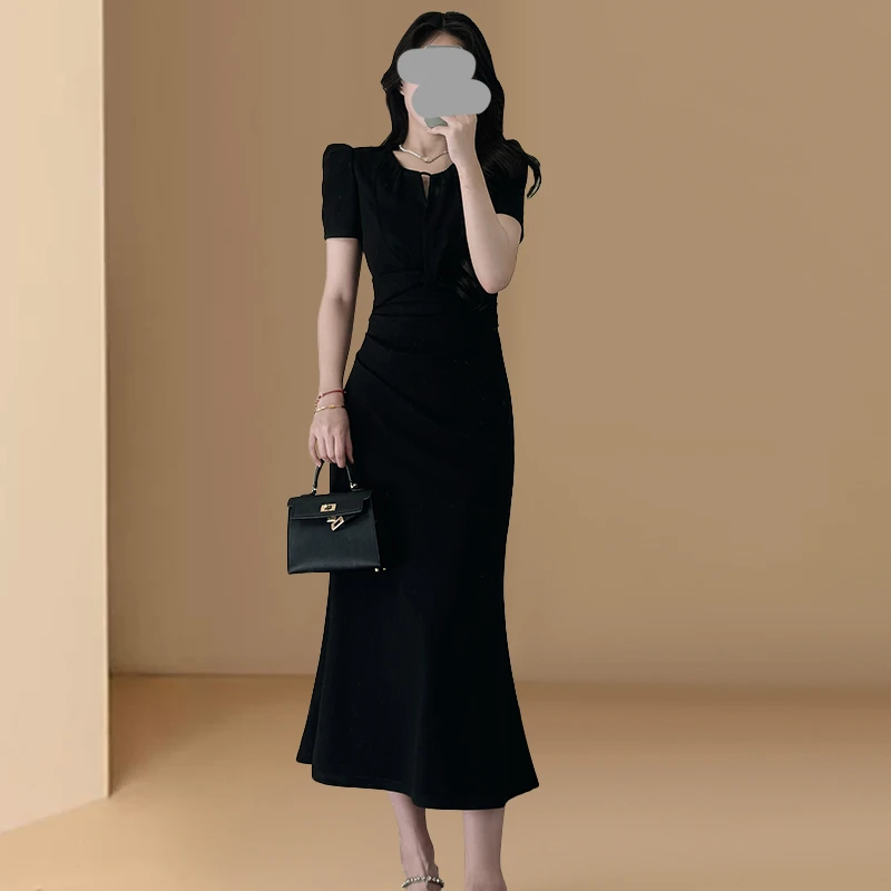法式赫本风v领短袖黑色连衣裙女2025夏季新款收腰显瘦气质长裙子