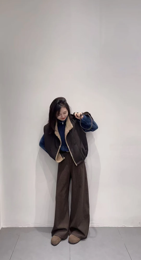 2025秋冬新款韩系气质休闲马甲外套蓝色针织衫高腰阔腿裤三件套装