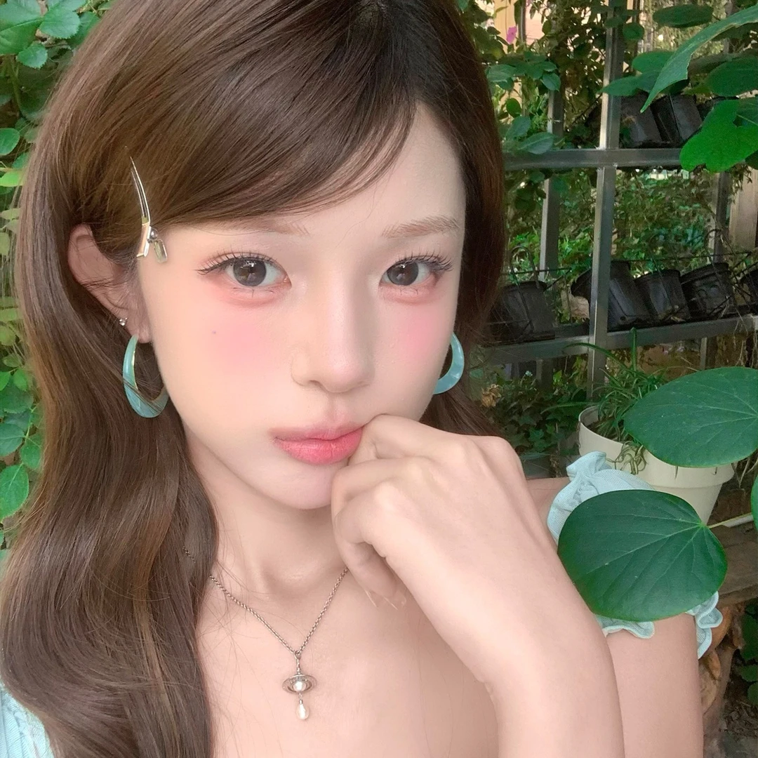 CIOEM KOUIM 铜合金耳饰 清新薄荷绿C型圈圈耳环女高级感夸张耳扣