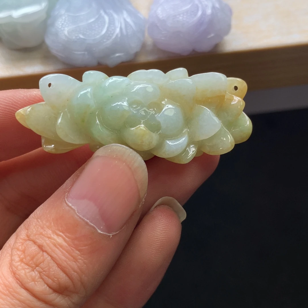 翡翠未镶嵌颈饰吊坠