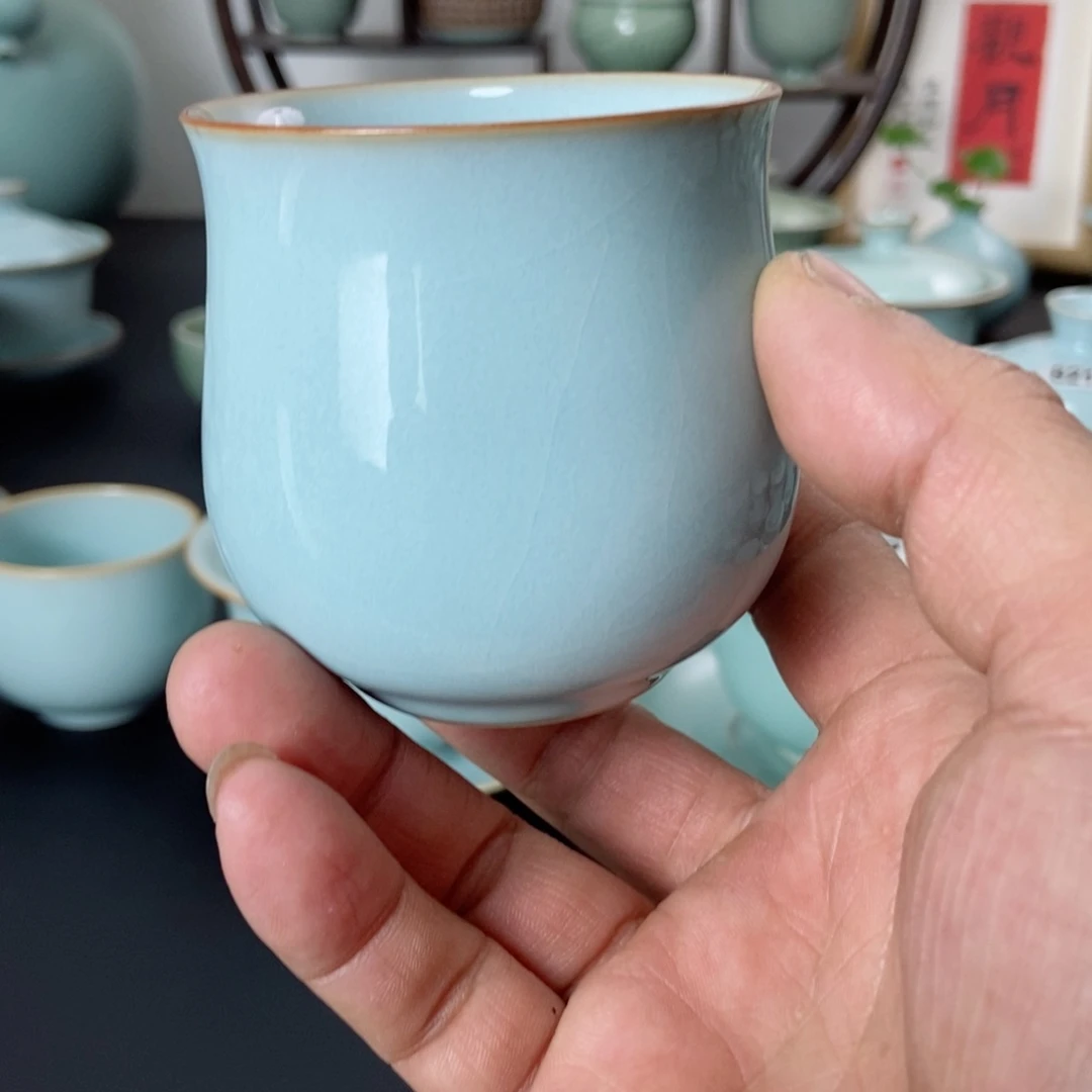 一级品天青釉美人杯