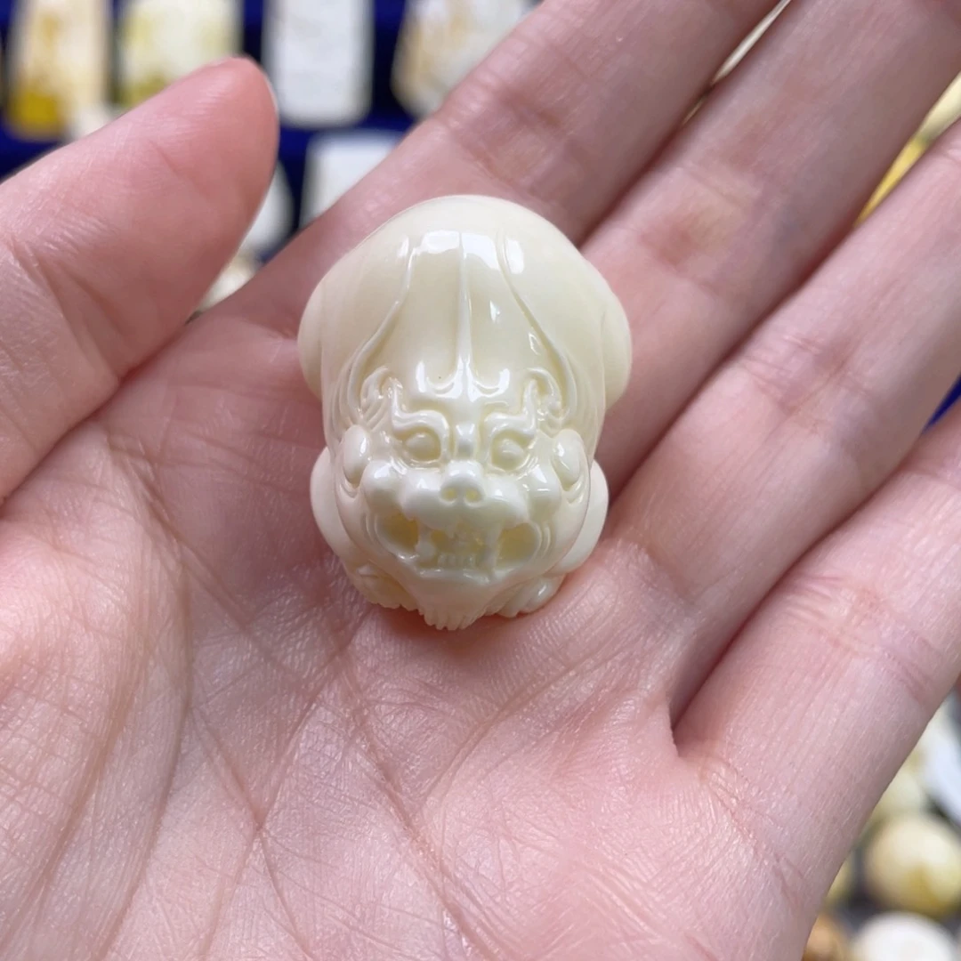蜜蜡裸石未镶嵌?**?琥珀蜜蜡