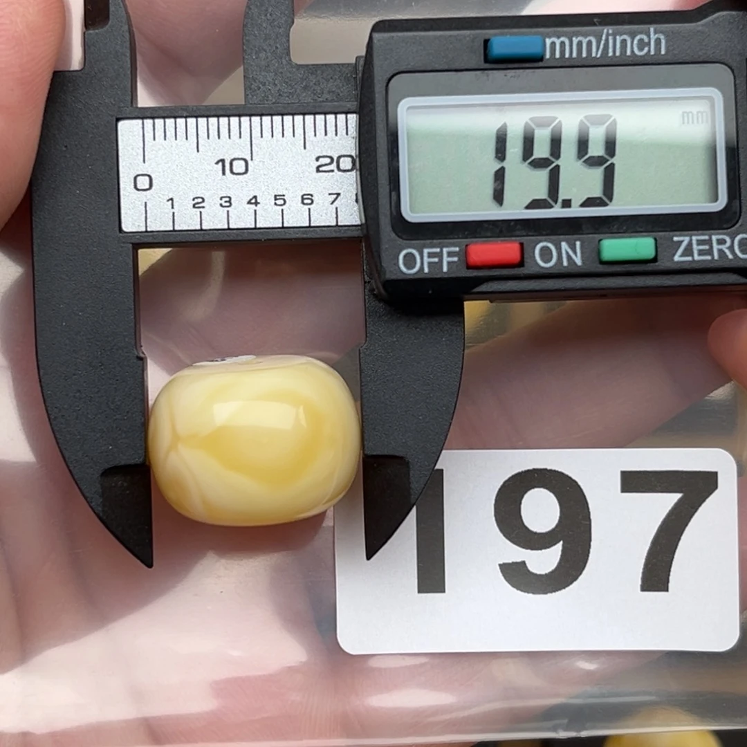 未镶嵌蜜蜡裸石箜***飒蜜蜡