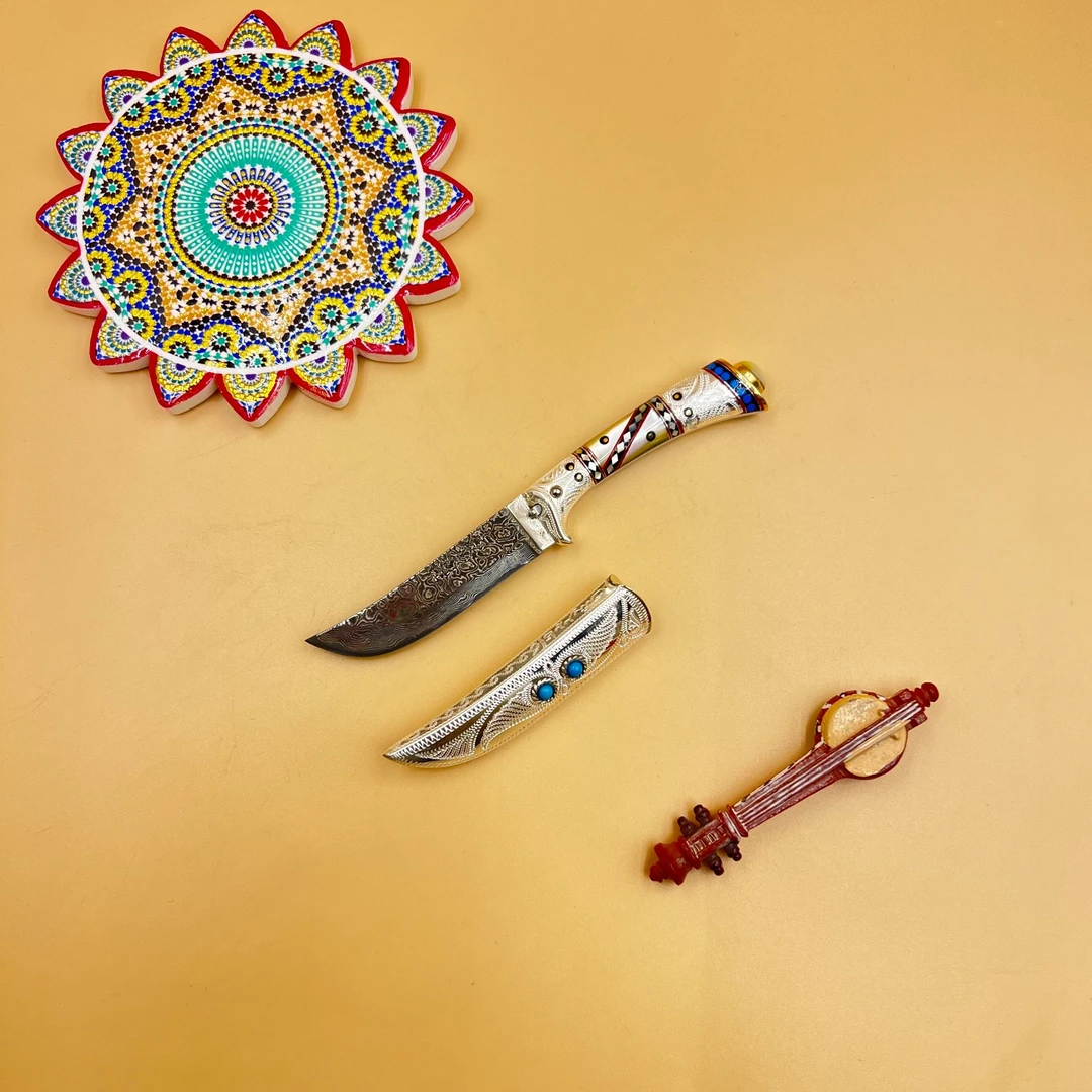 【英吉沙】马蹄款白银柄自带银刀鞘可收藏把玩