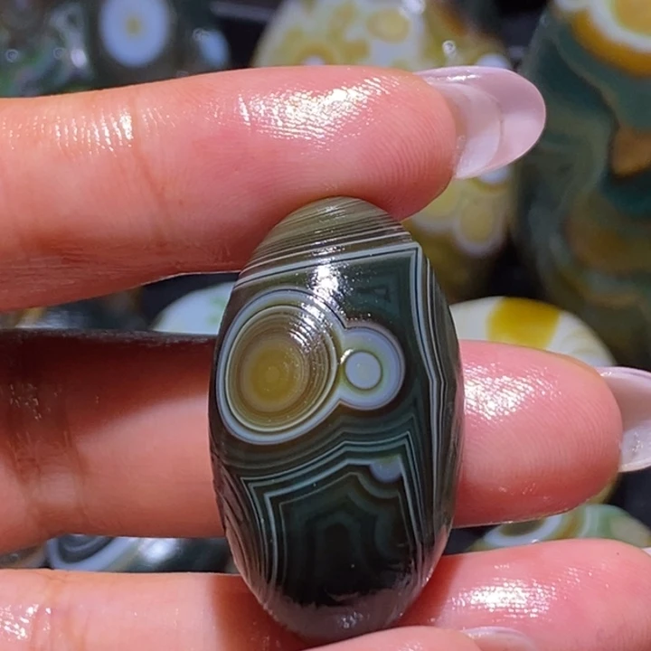 玛瑙/玉髓未镶嵌珠宝奇石64