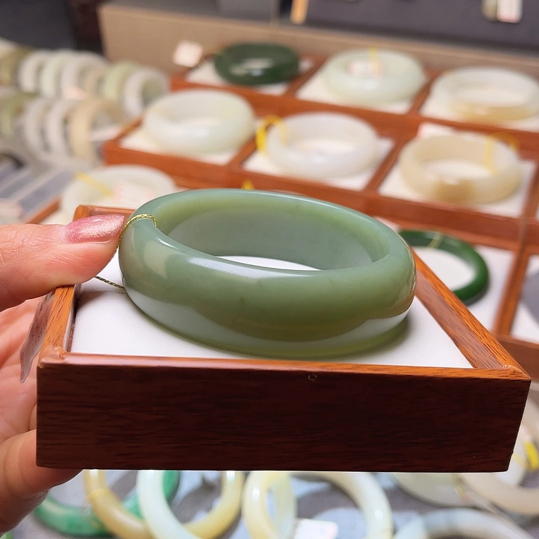 和田玉未镶嵌手镯58