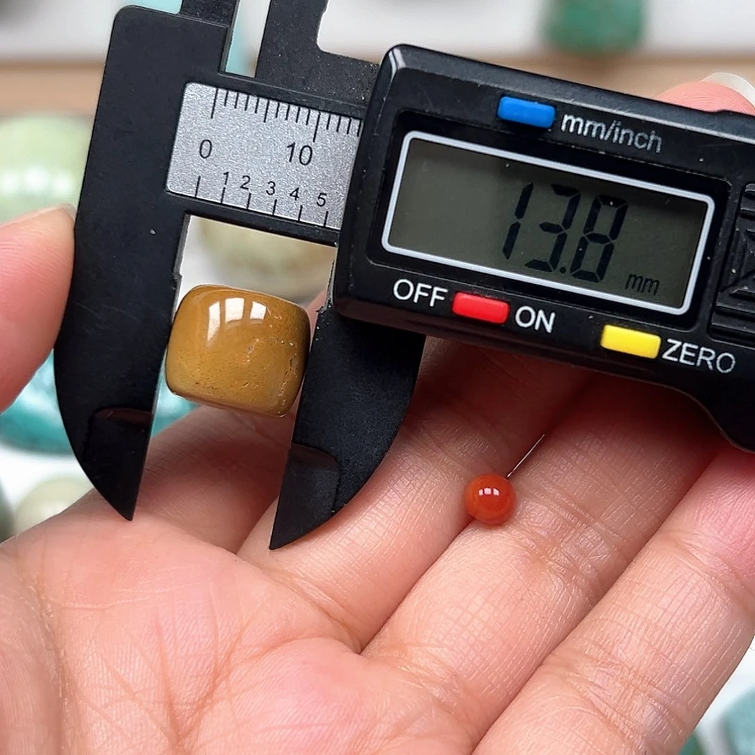 南红玛瑙未镶嵌珠宝奇石