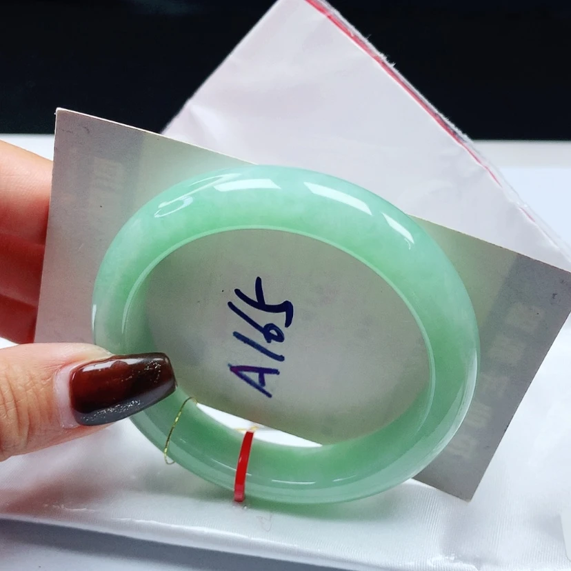 【闪购商品】翡翠手镯未镶嵌 正圈52+