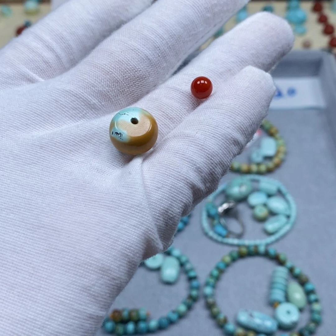 南红玛瑙配饰未镶嵌