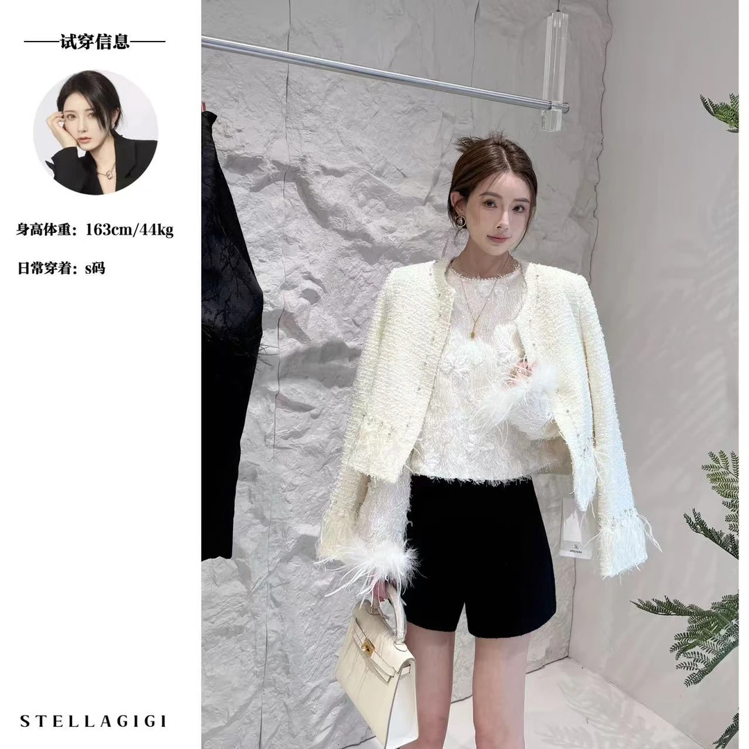 SG / 杨依姗 AW 富家千金 羽毛串珠小香风羽绒外套WT-20242832