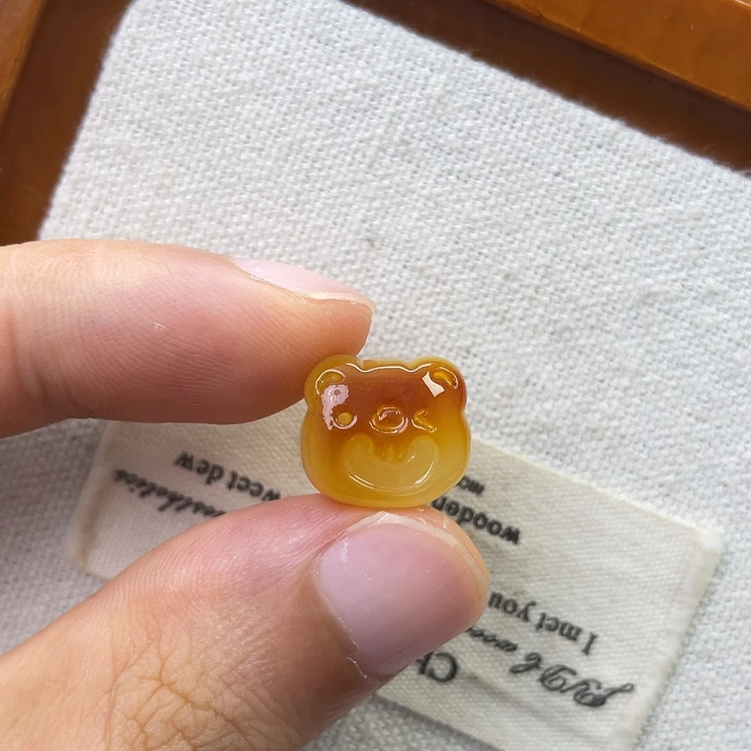 未镶嵌琥珀珠宝奇石熊头